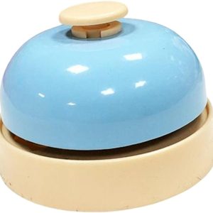 Busy board montessori avec accessoires pour développer la motricité des enfants