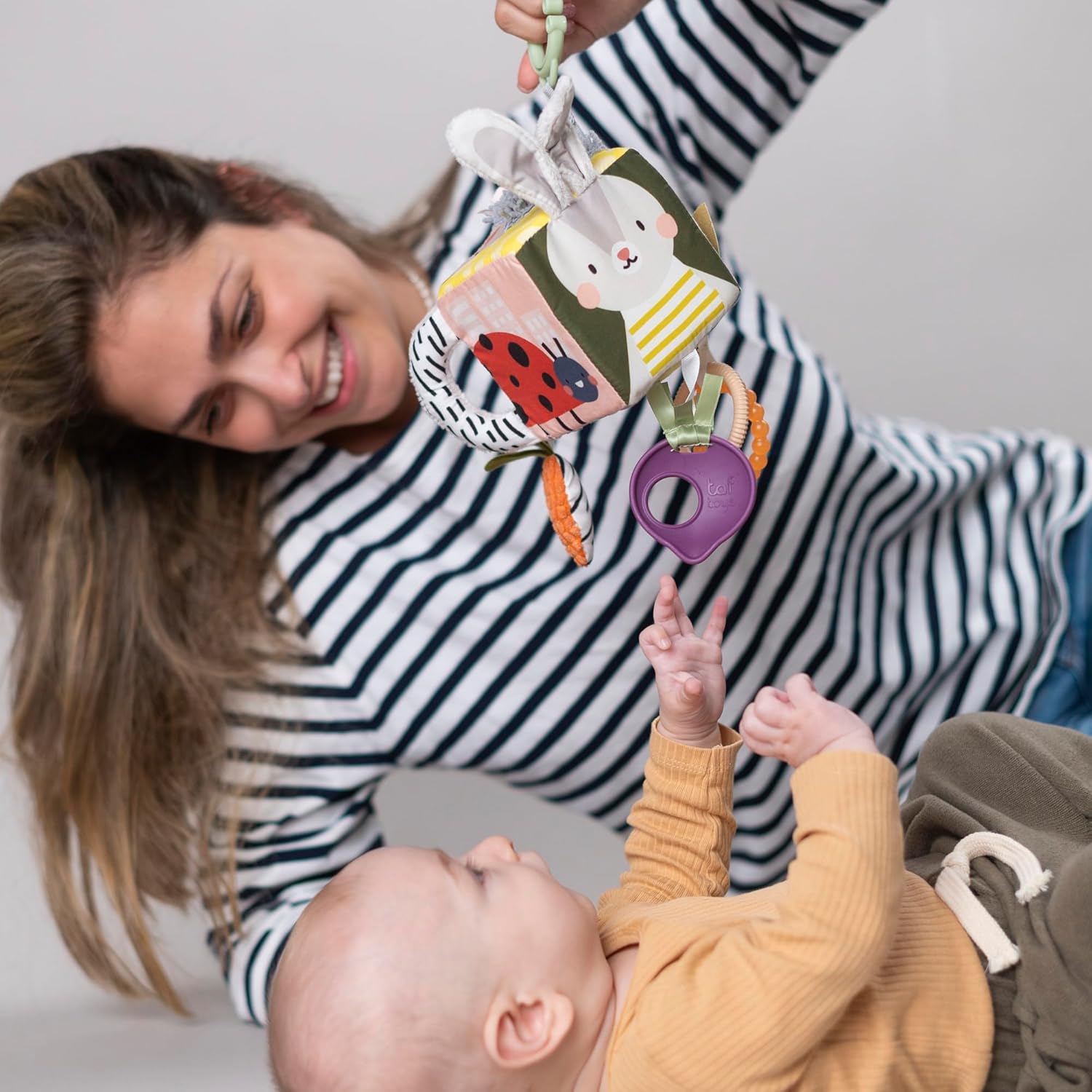 Cube d’activités jardin Taf Toys : jeu de motricité Montessori – Image 2