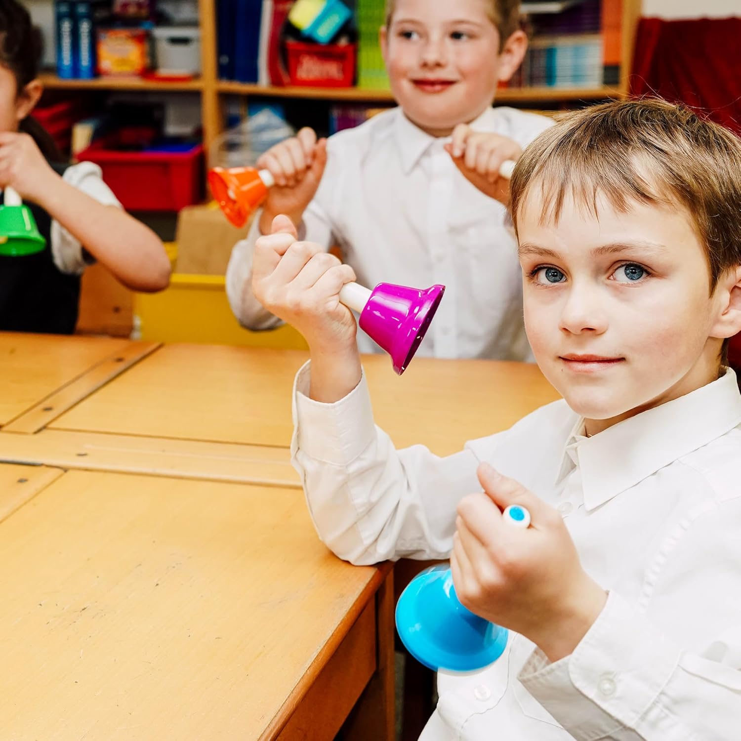 Lot de 8 cloches à main diatoniques en métal coloré – Image 5